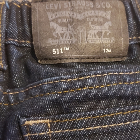 Levis - Picture 4 of 5